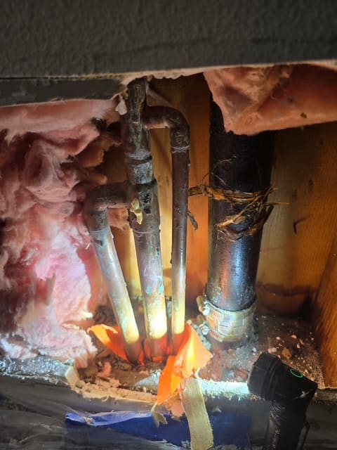 Static pressure test gauge on an outdoor connection during Aliso Viejo leak detection